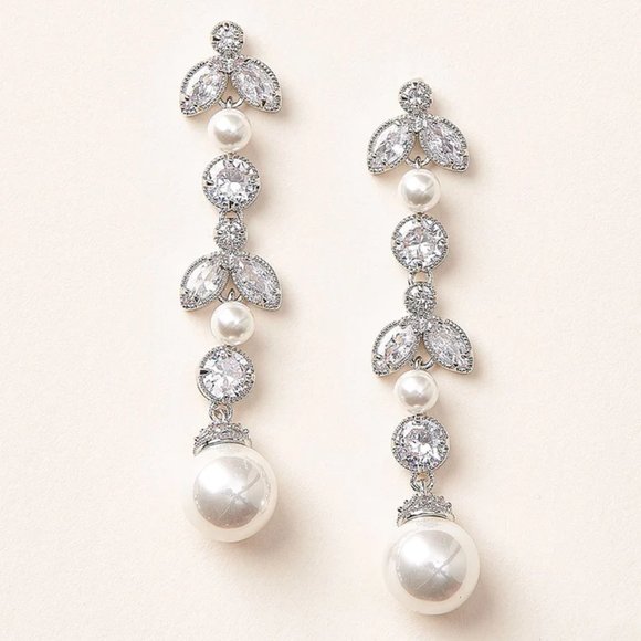 NWT Dareth Colburn Sabrina Pearl Drop Earrings - Picture 1 of 4